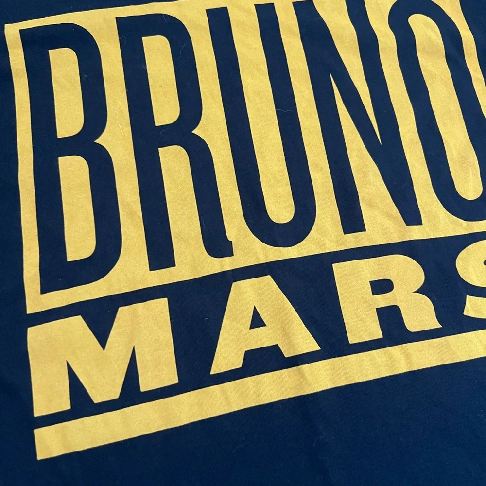 Bruno Mars Medium Tshirt - New and Never Worn - Picture 2 of 5